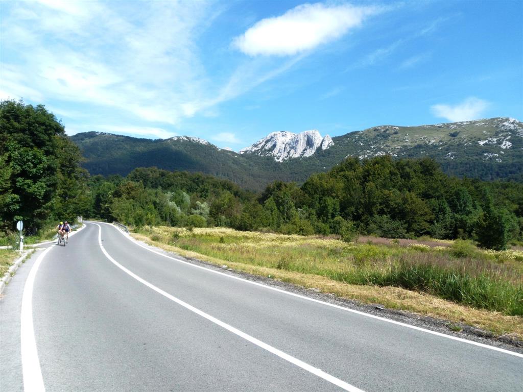 Ljubicko Brdo ... altra zona riscoperta alpinisticamente da Paolo e Sara..jpg